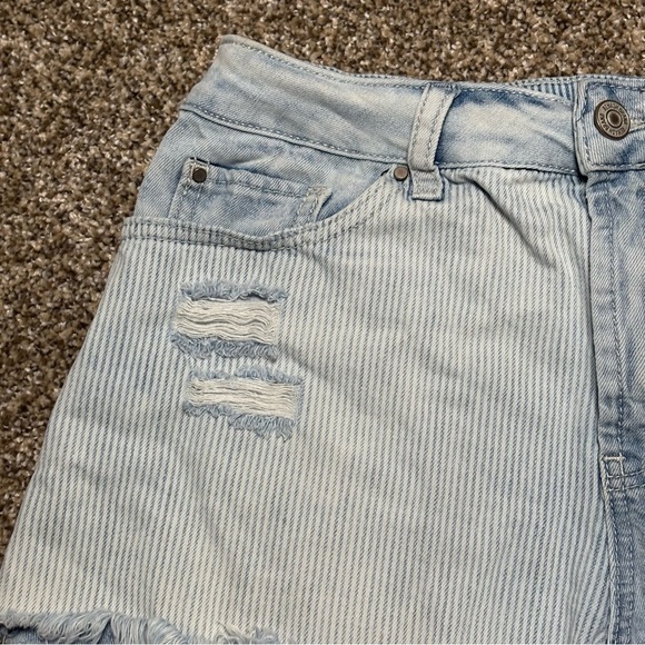 Rewash Women’s Light Blue Distressed Jean Shorts - Picture 2 of 9